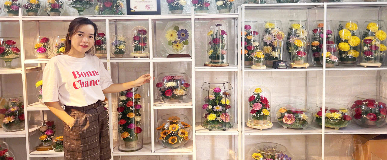 Khám phá khóa học làm hoa tươi bất tử – Biến đam mê thành sự nghiệp